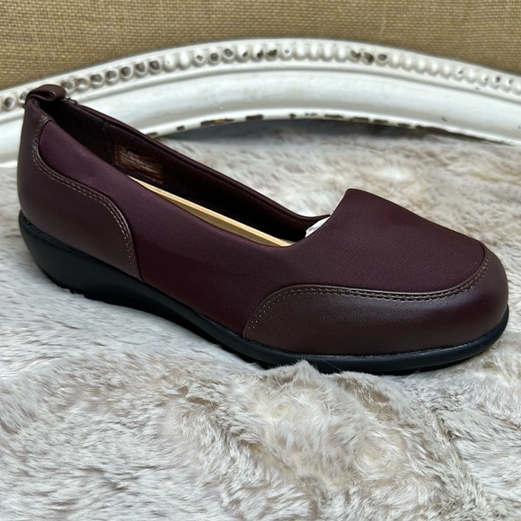 Dr Scholl’s | Maroon Slip On Shoes, Size 7 NWT - Picture 1 of 13
